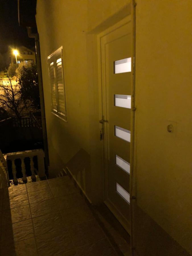 Apartment Raslina Exterior photo