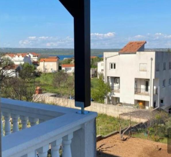 Apartment Raslina Exterior photo